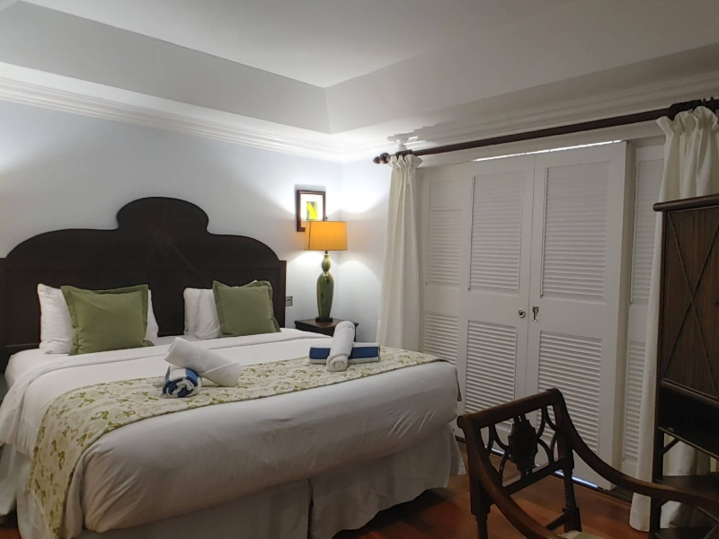 St. Lucia Real Estate Cap Cove – 3 Bedroom Townhouse + 1 Bed Cottage larg bed