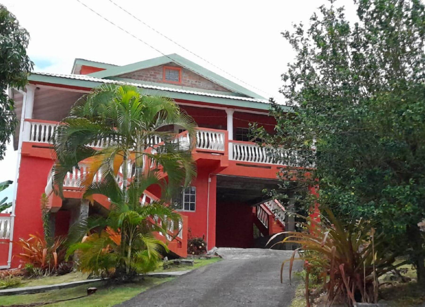 Villa in Anse La Raye St. Lucia, Discover a stunning sea view 3-bedroom villa with a guest apartment. Ideal for living or investment. Breathtaking views await—don't miss out