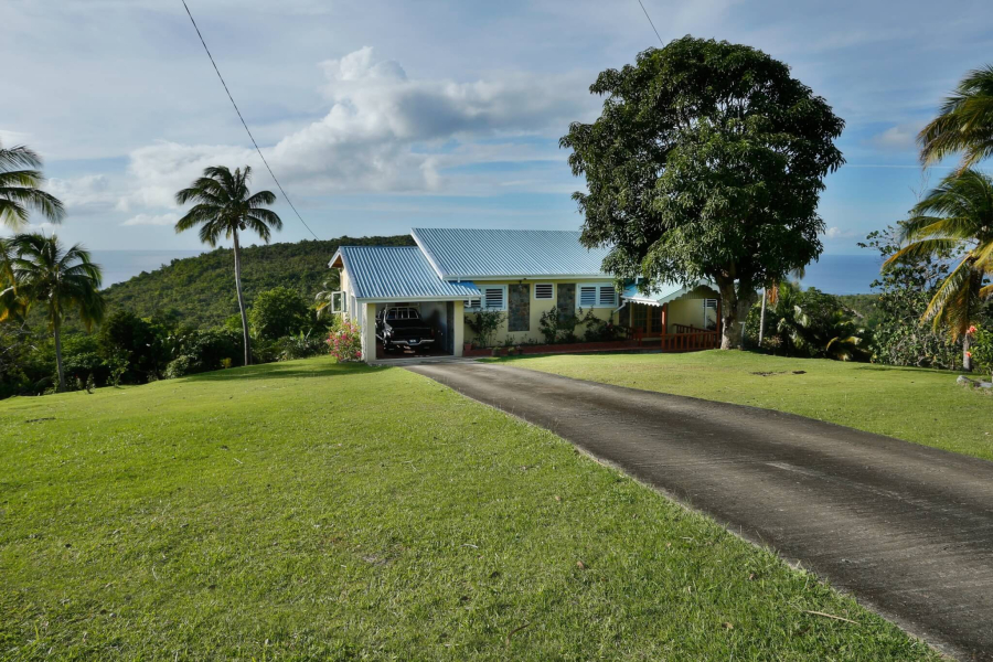 St. Lucia Real Estate Stunning West-Coast Residence in an Exclusive Sanctuary with greenery